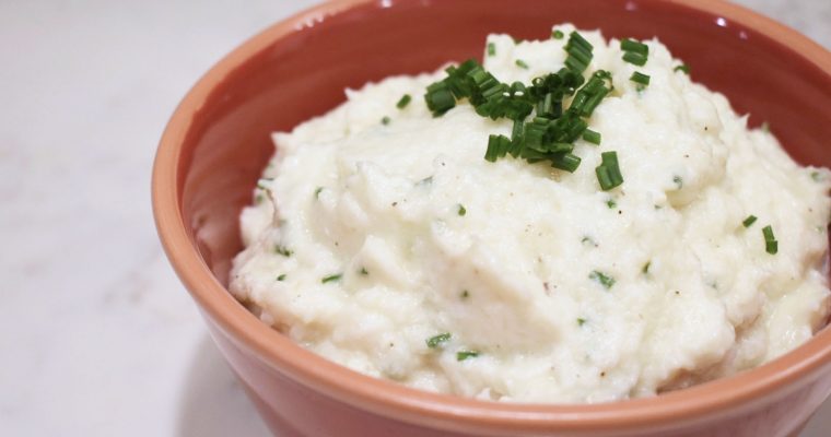 Creamy Mashed Cauliflower with Garlic and Chives